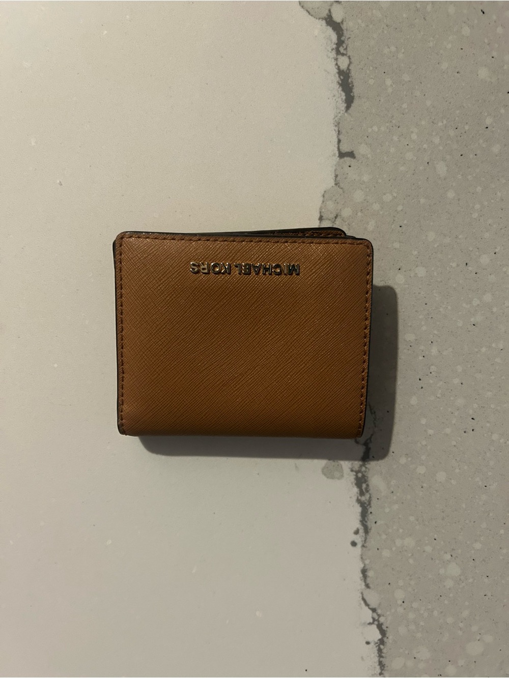 EUC Michael Kors Tan Leather Compact Card Holder with Gold Logo